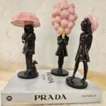 استند دختر بادکنکی